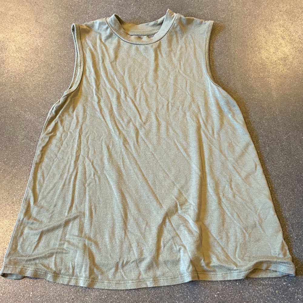 Girls tank in great condition